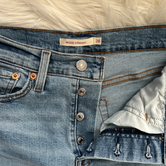 Levi’s Wedgie Straight Jeans Size 28 - Picture 9 of 13